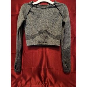 Nova Sport Gray Black Active wear Crop Top Medium Racerback Athletic thumb holes